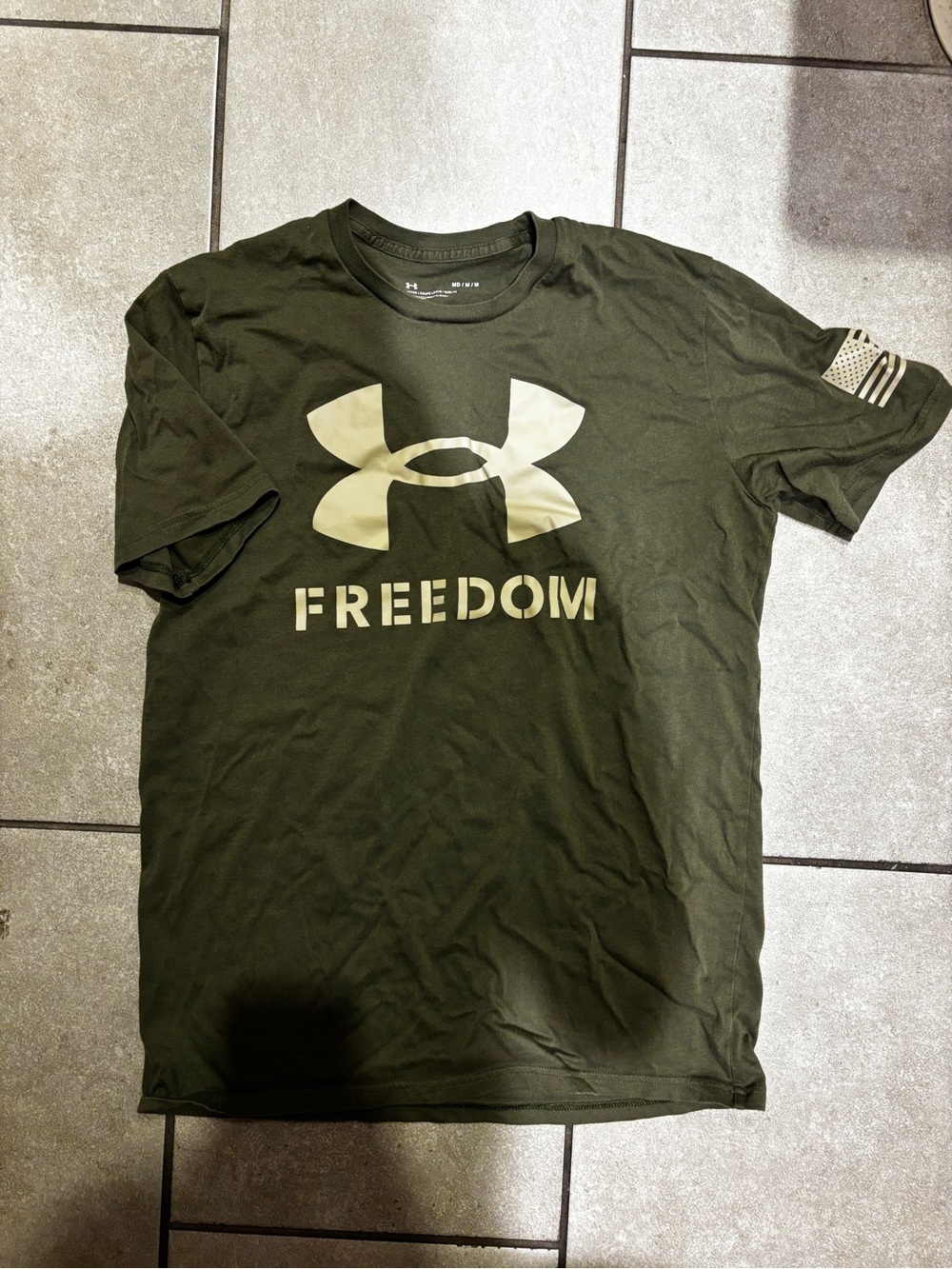 Under Armour Freedom t shirt | like new | size Medium